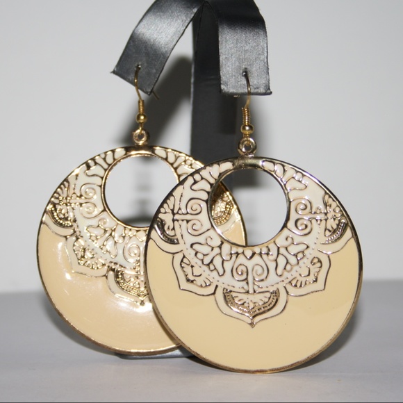 Vintage Jewelry - Vintage gold and cream earrings 3 inches